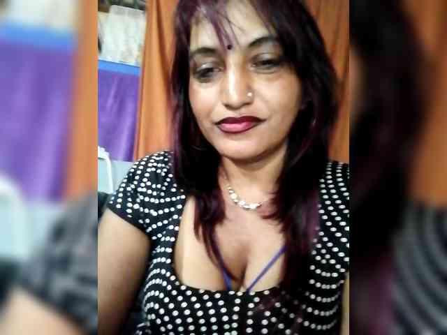 FiestyQueen webcam
