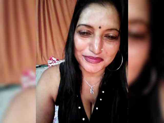 FiestyQueen webcam