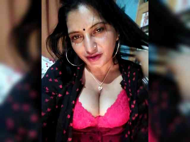 FiestyQueen webcam