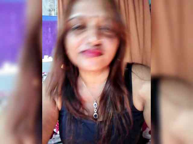 FiestyQueen webcam