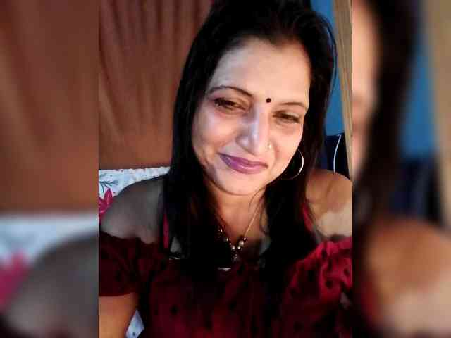 FiestyQueen webcam
