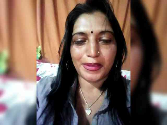 FiestyQueen webcam
