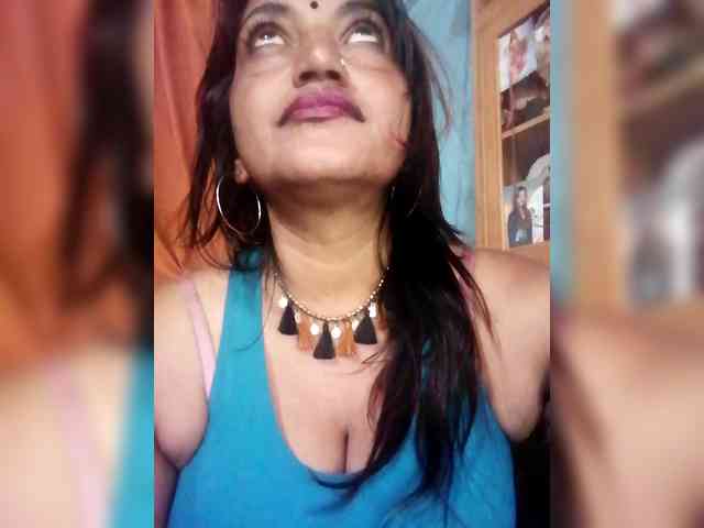FiestyQueen webcam