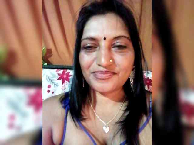 FiestyQueen webcam