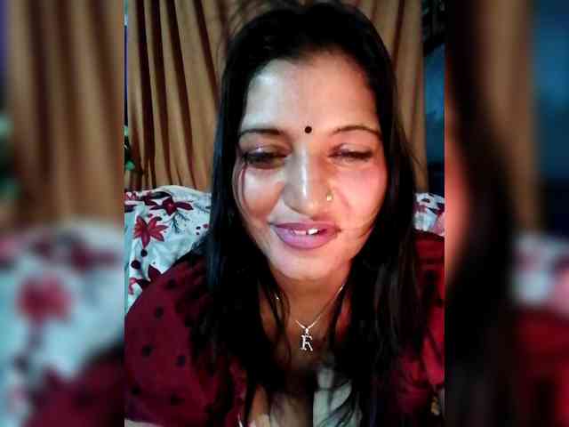 FiestyQueen webcam