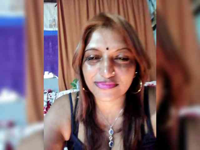 FiestyQueen webcam