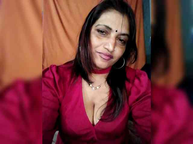 FiestyQueen webcam