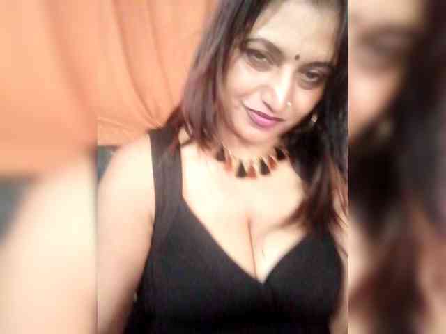 FiestyQueen webcam