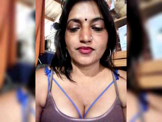 FiestyQueen webcam