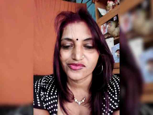 FiestyQueen webcam