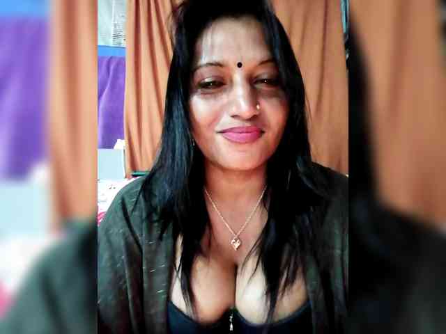 FiestyQueen webcam