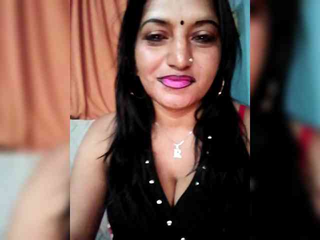 FiestyQueen webcam