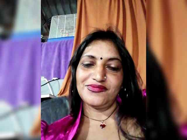 FiestyQueen webcam