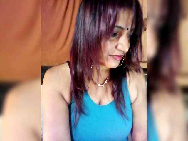 FiestyQueen webcam