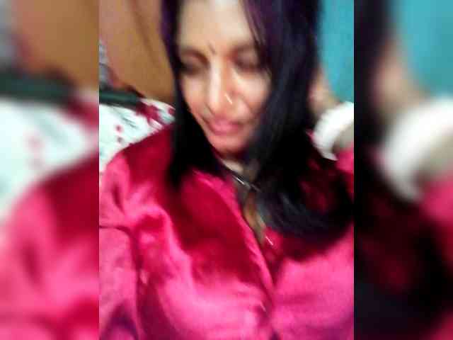 FiestyQueen webcam