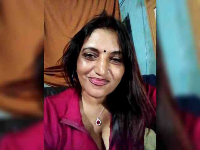 FiestyQueen webcam