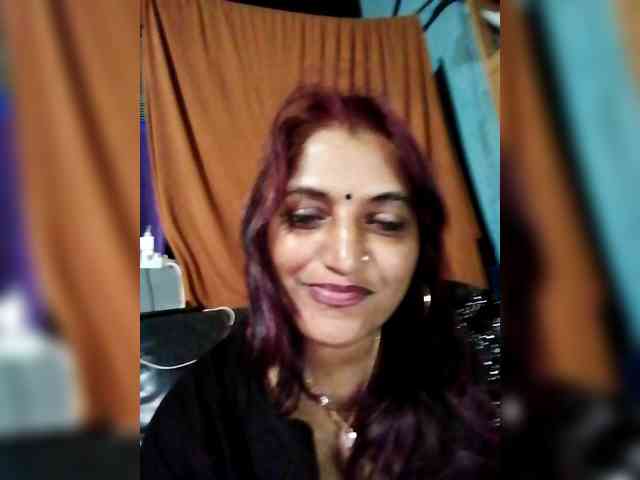 FiestyQueen webcam