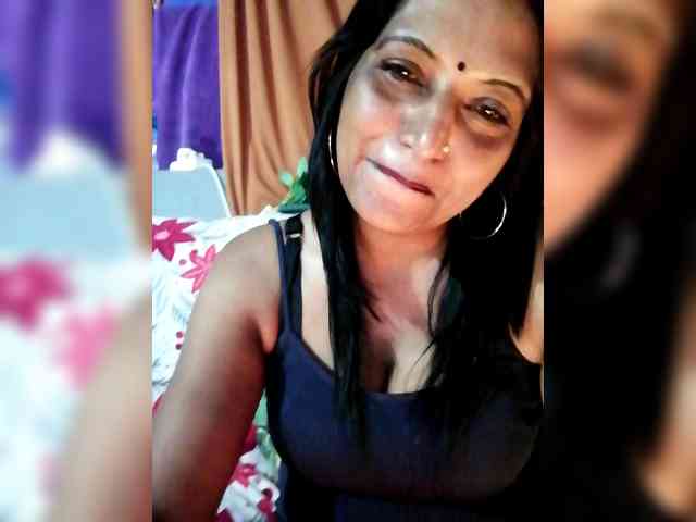 FiestyQueen webcam