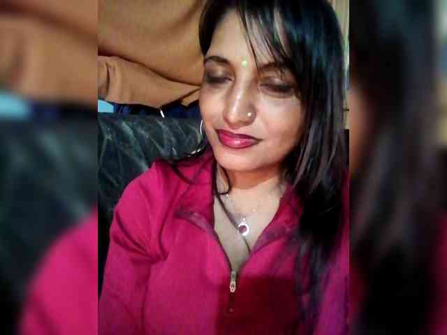 FiestyQueen webcam