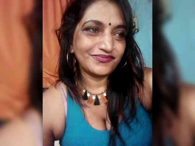 FiestyQueen webcam