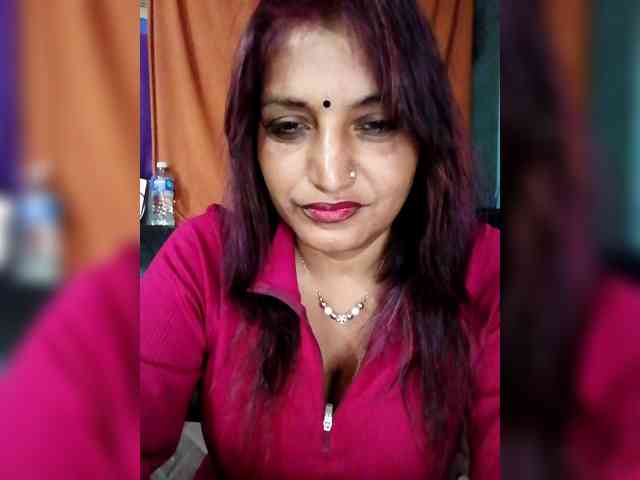 FiestyQueen webcam