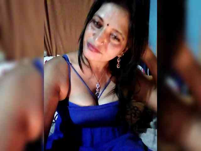 FiestyQueen webcam