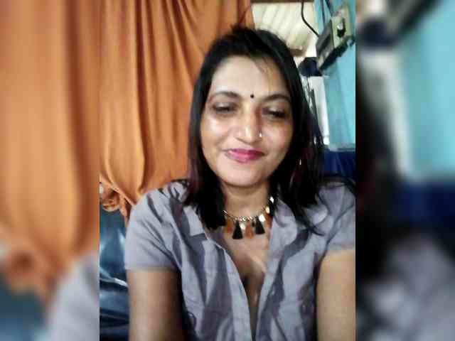 FiestyQueen webcam