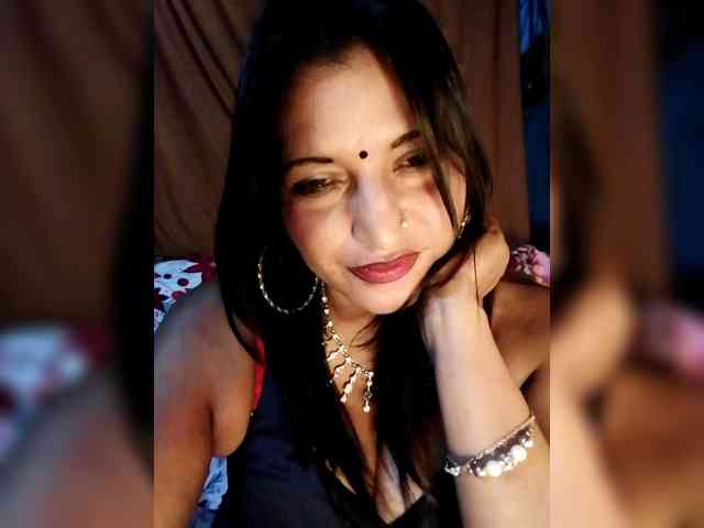 FiestyQueen webcam