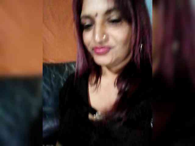 FiestyQueen webcam