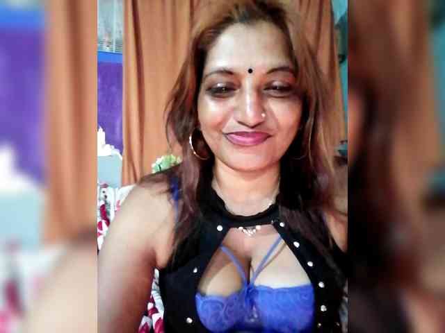 FiestyQueen webcam