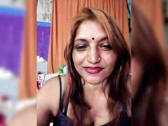 FiestyQueen webcam
