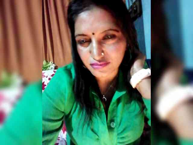 FiestyQueen webcam