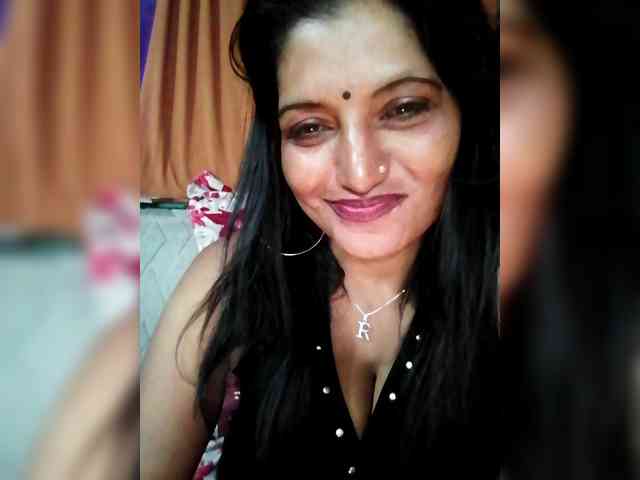 FiestyQueen webcam