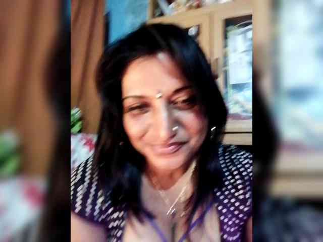 FiestyQueen webcam