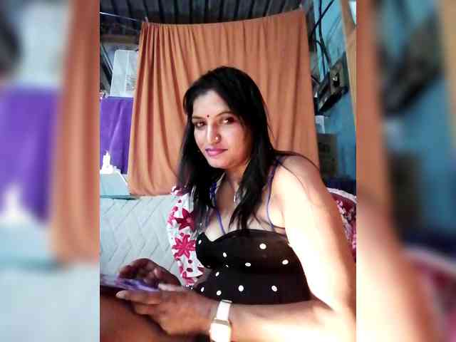 FiestyQueen webcam