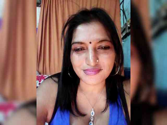 FiestyQueen webcam