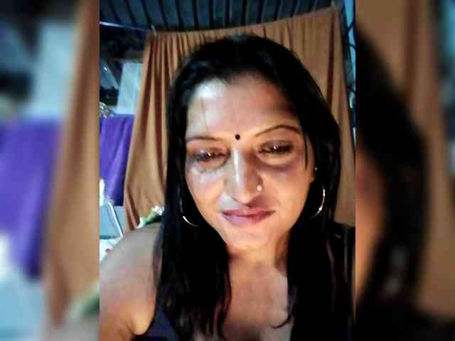 FiestyQueen webcam