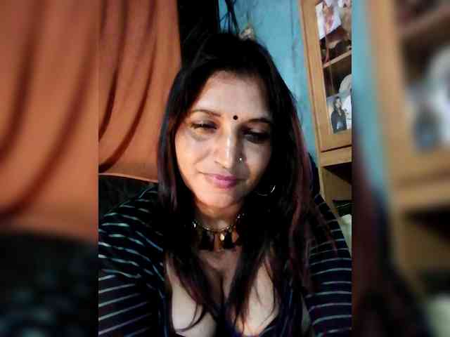 FiestyQueen webcam
