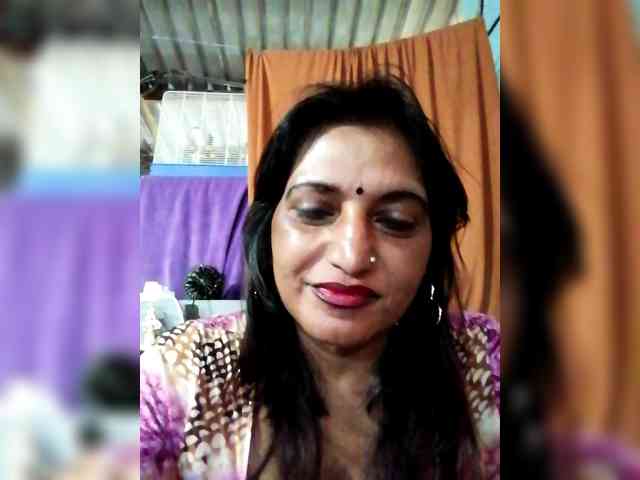 FiestyQueen webcam