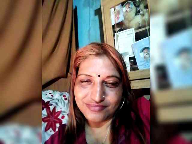 FiestyQueen webcam
