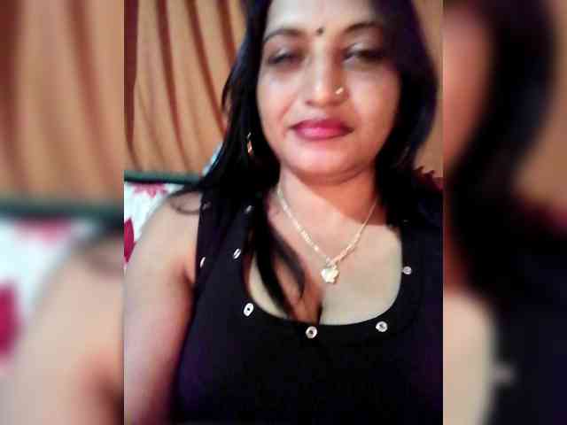FiestyQueen webcam