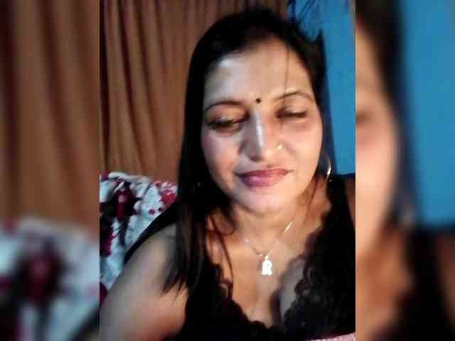 FiestyQueen webcam