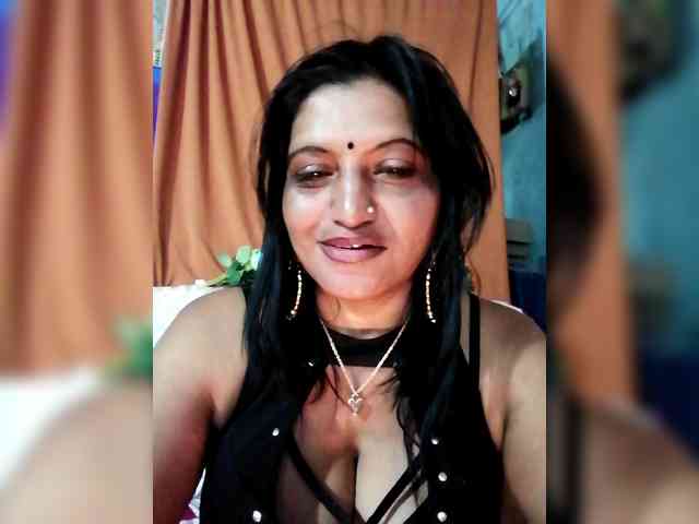 FiestyQueen webcam
