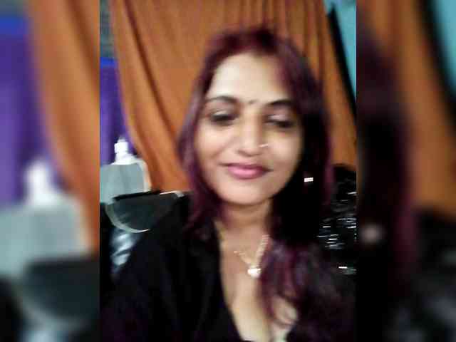 FiestyQueen webcam