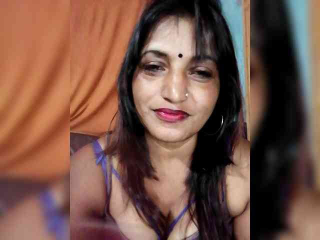 FiestyQueen webcam