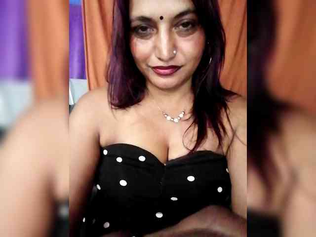 FiestyQueen webcam