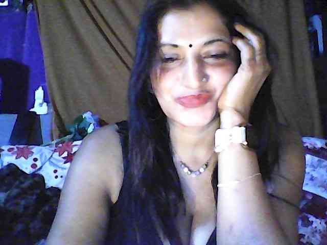 FiestyQueen webcam