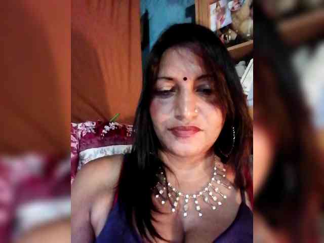 FiestyQueen webcam