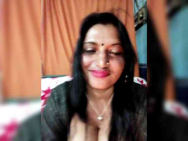 FiestyQueen webcam
