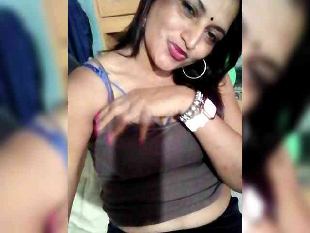 FiestyQueen webcam